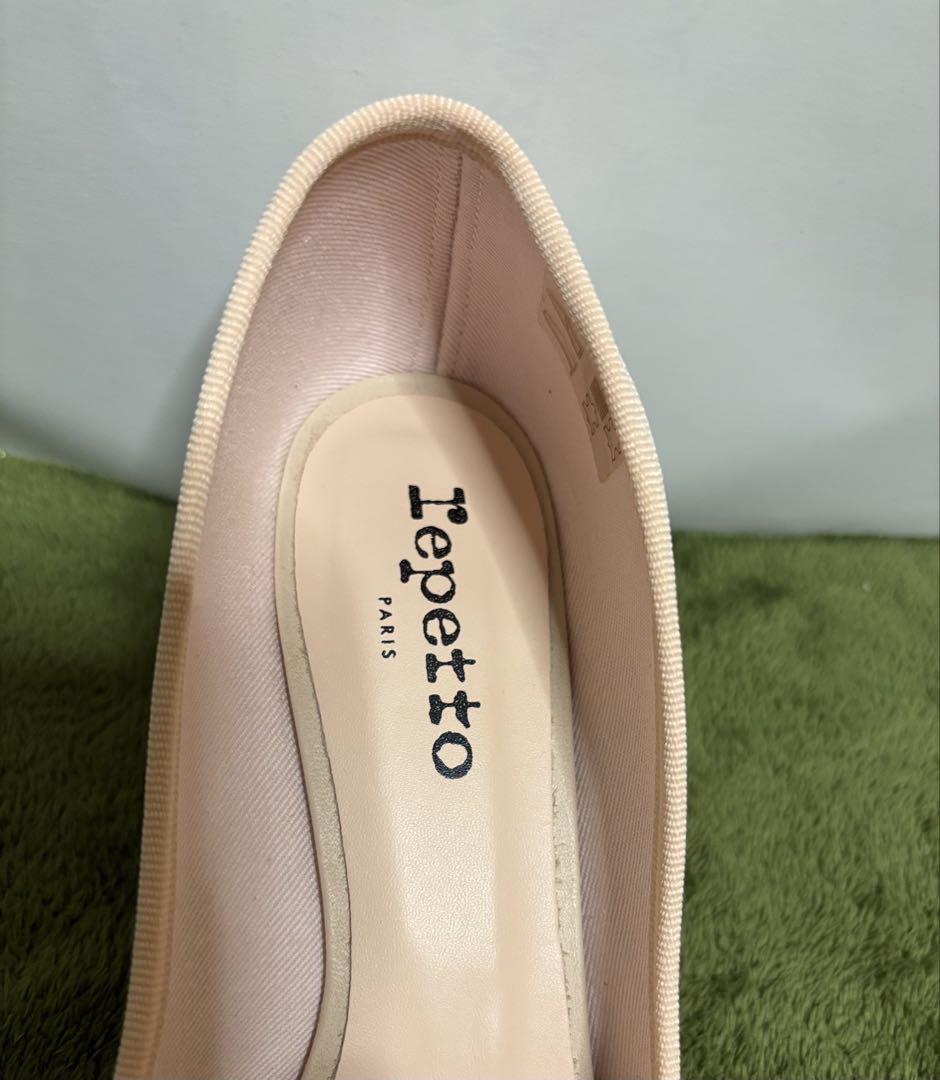 Repetto 新品　未使用　ピンクベージュ リボン付きパンプス