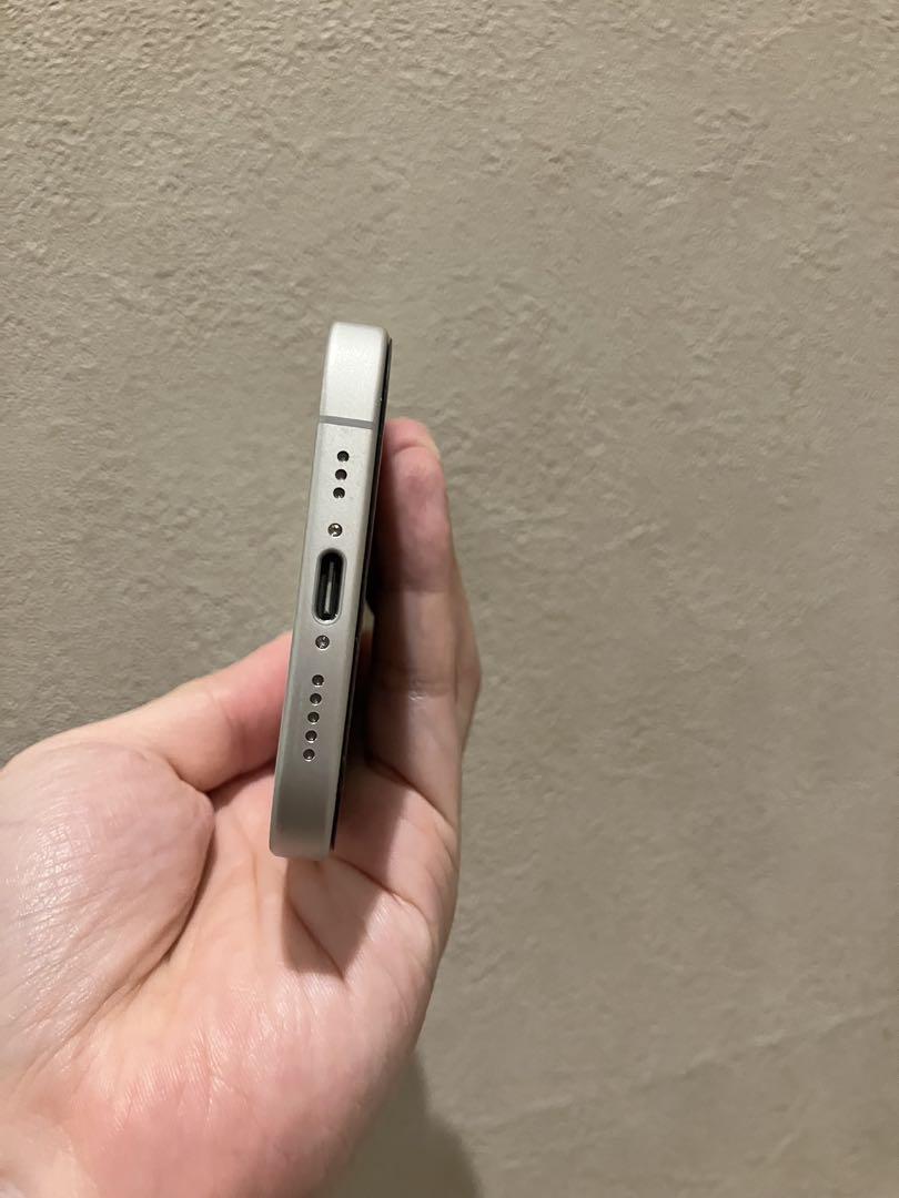 iPhone16 128GB ホワイト　極美品