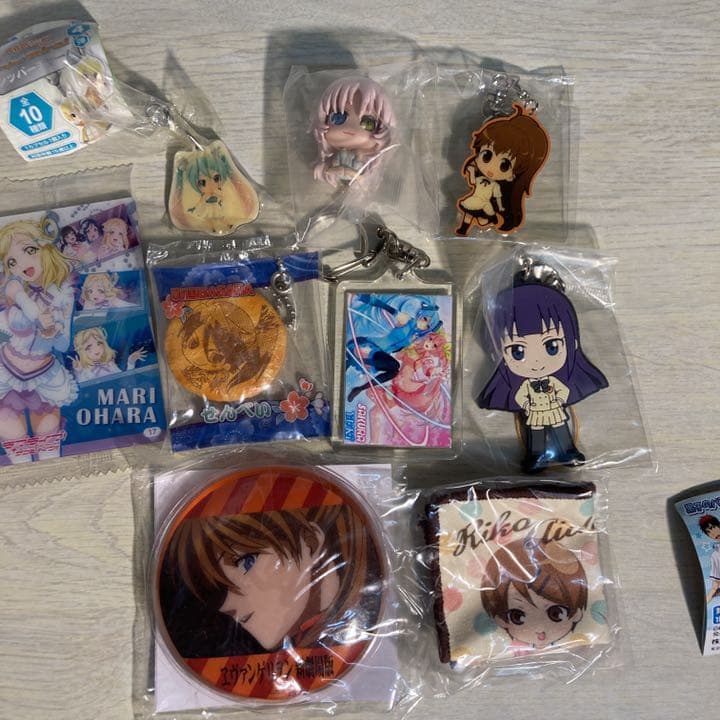 アニメヒロイン グッズ まとめて アスカ 初音ミク ワーキング他 メルカリ