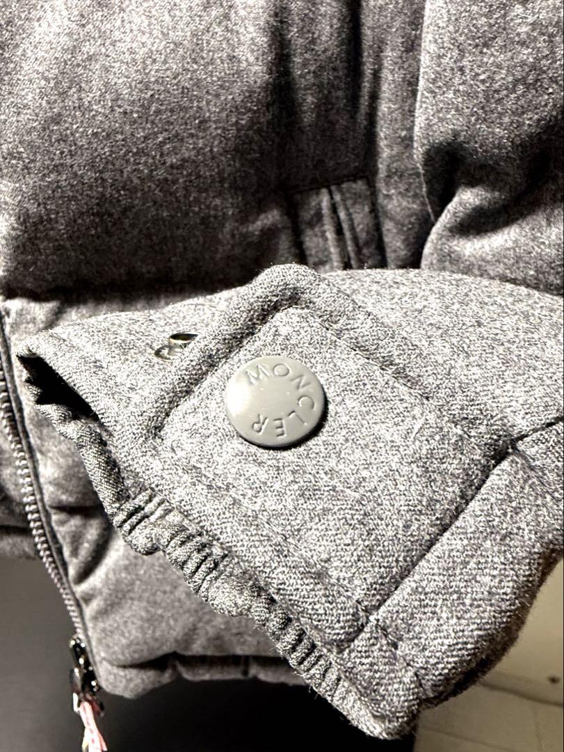 【正規品】MONCLER モンジュネーブル　グレー（サイズ３） ダウンジャケット