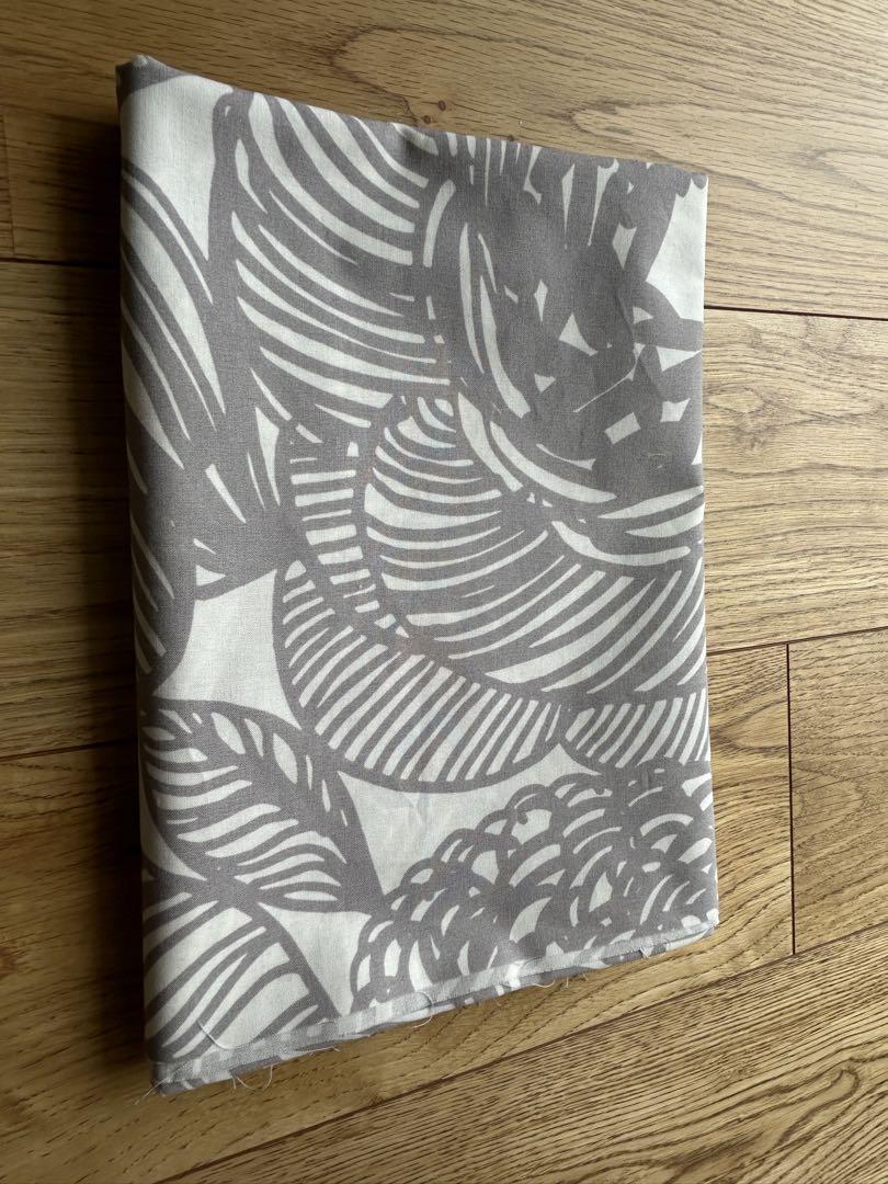 大判　2400 マリメッコ　クルイェンポルヴィ　marimekko 生地