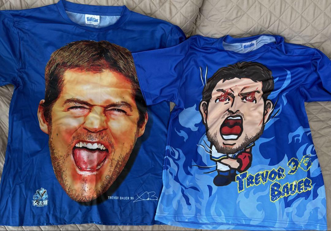 昨年と今年のバウアーのTシャツ