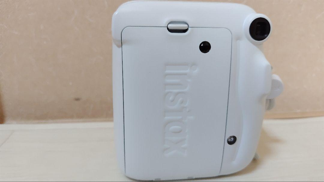 FUJIFILM　チェキ　instax mini 11 ケース付き