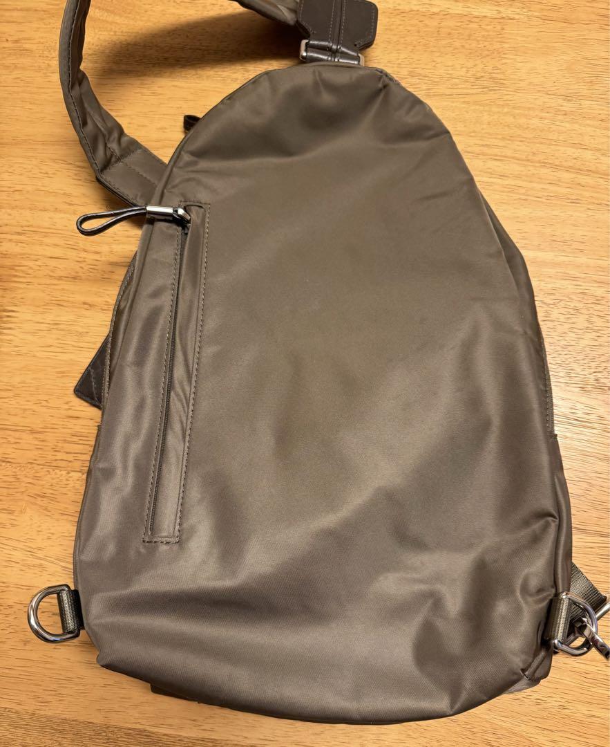TUMI VOYAGEUR ボディーバッグ