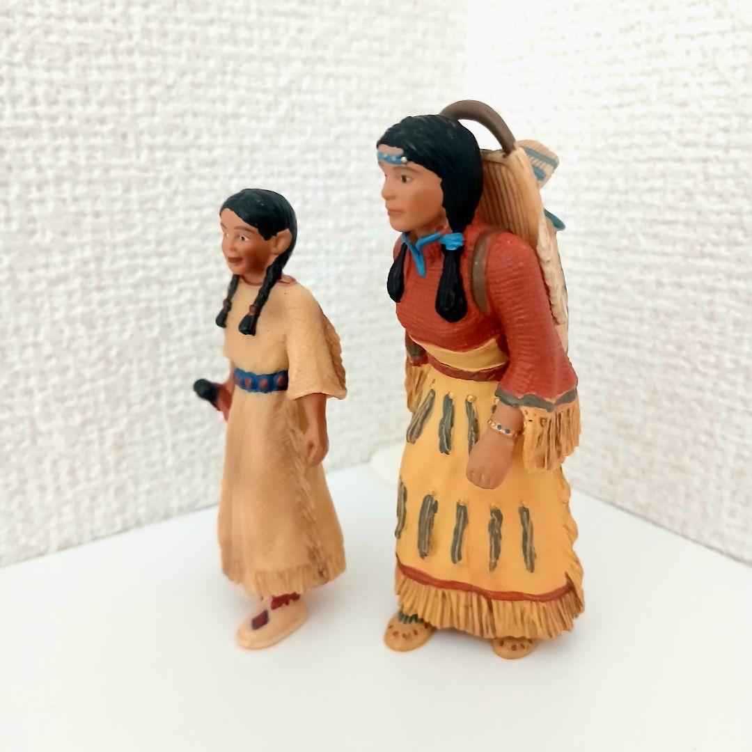 Schleich シュライヒ インディアン スー族の母親 スー族の娘 廃番