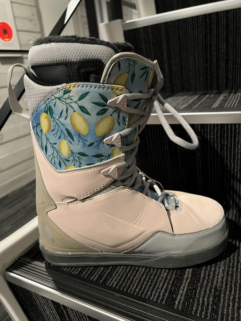 thirtytwo W’s Lashed DESIREE MELANCON
