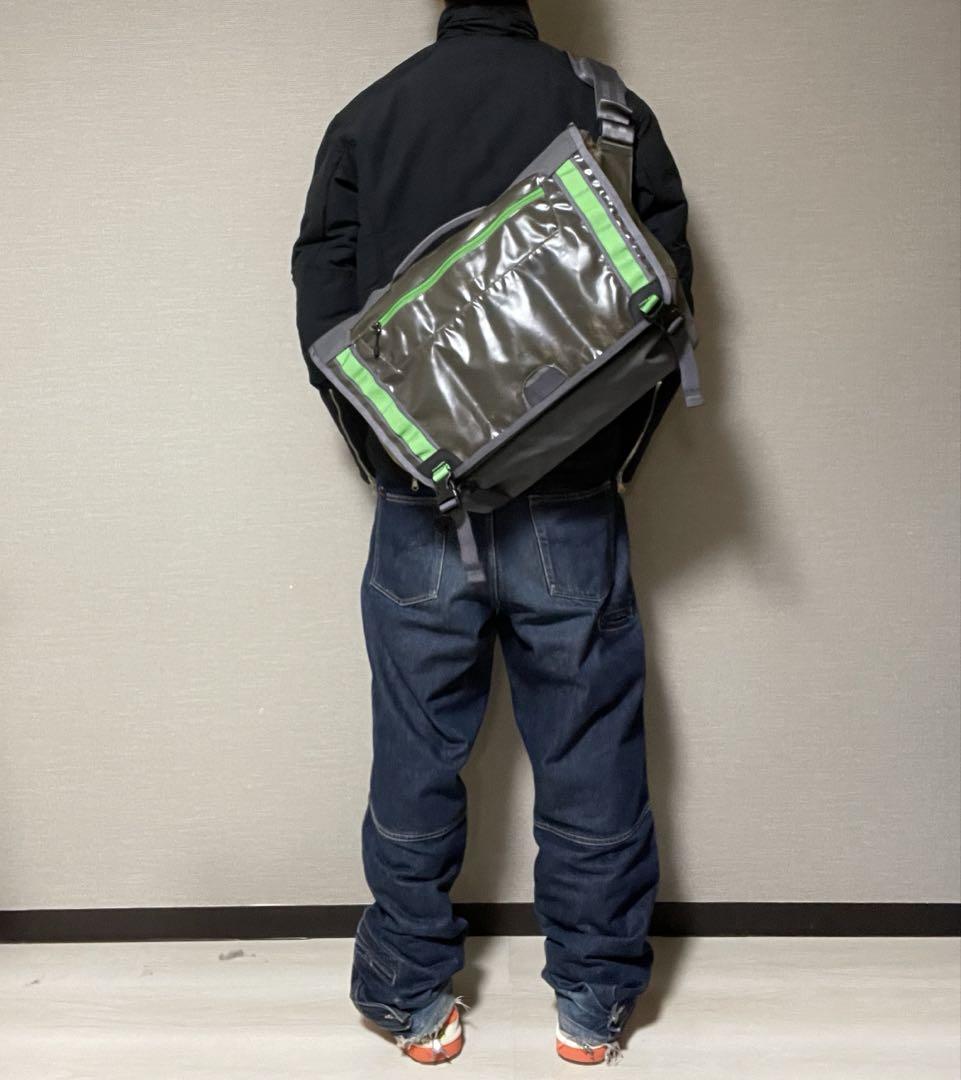 バッグ patagonia Black Hole Messenger 22L FLGN