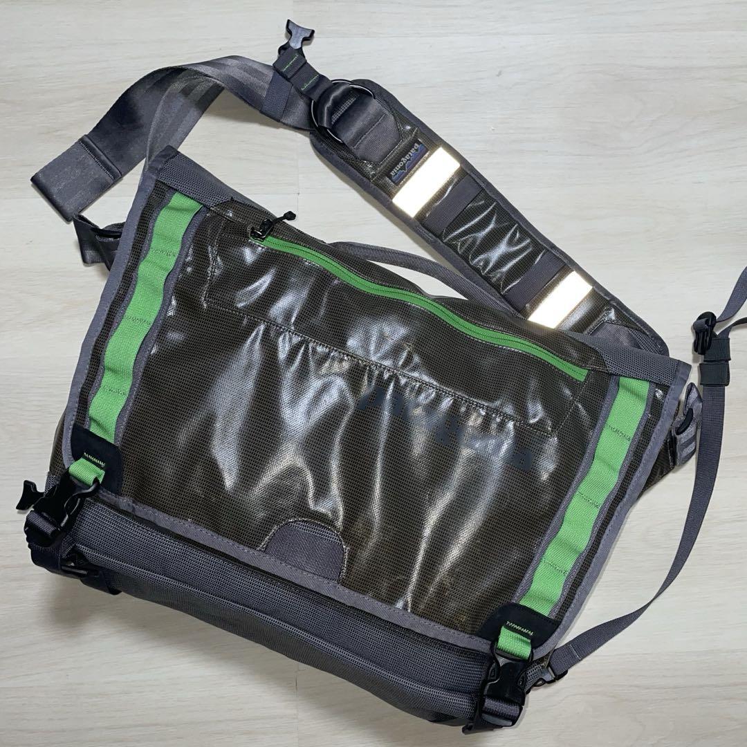 バッグ patagonia Black Hole Messenger 22L FLGN