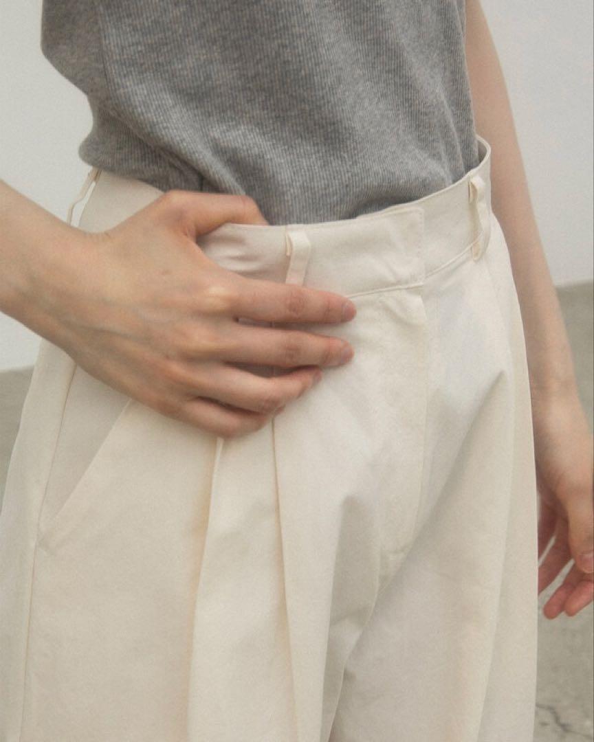 アイボリー 2 Tucks Pants M コットンプリーツ