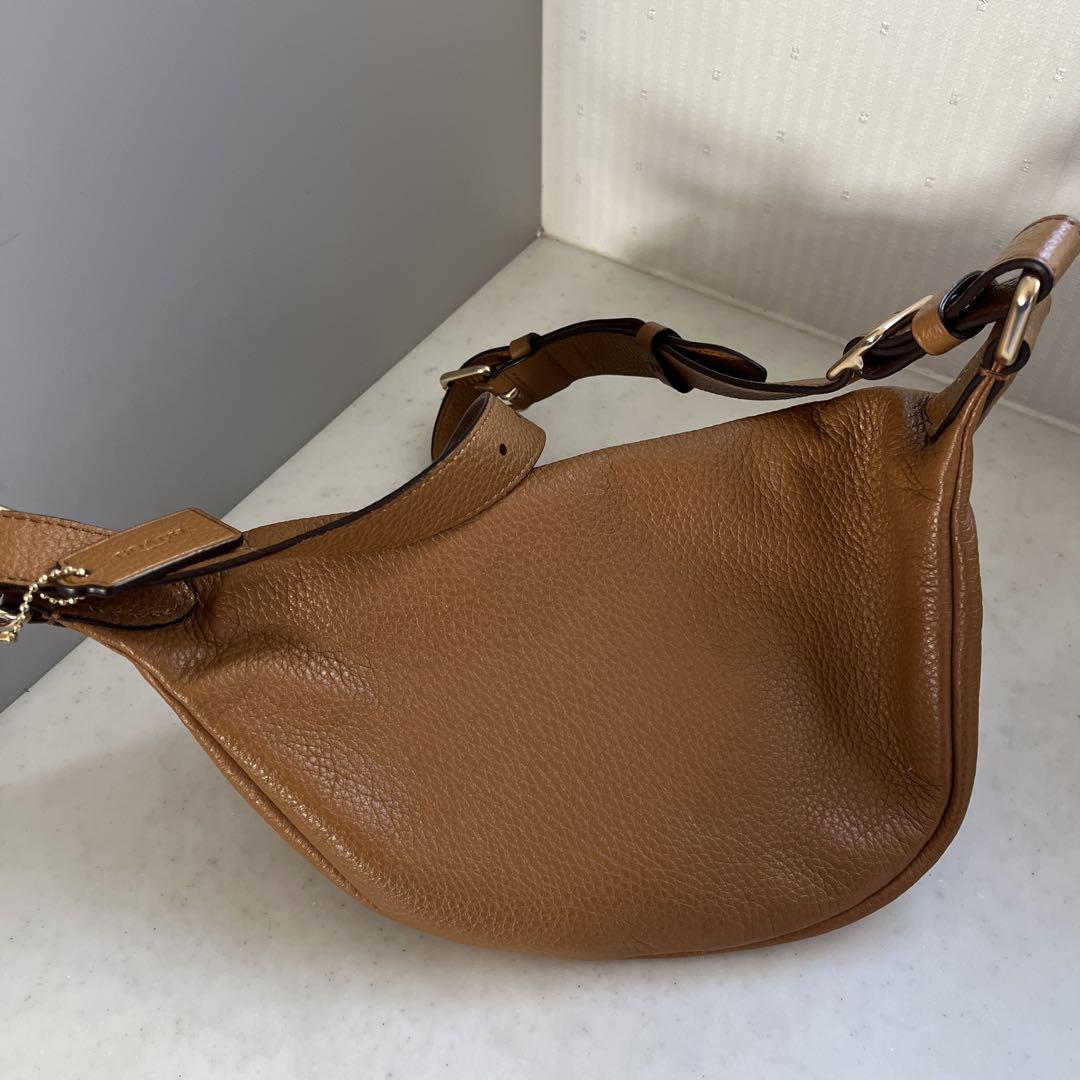 シオさま　　COACHニューヨーク　ウエストポーチ．ボディバック