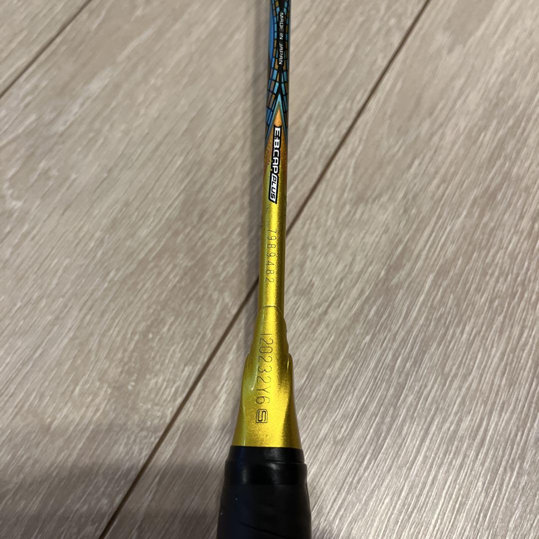 ジャンク品バドミントンラケット アストロクス８８Ｄプロ