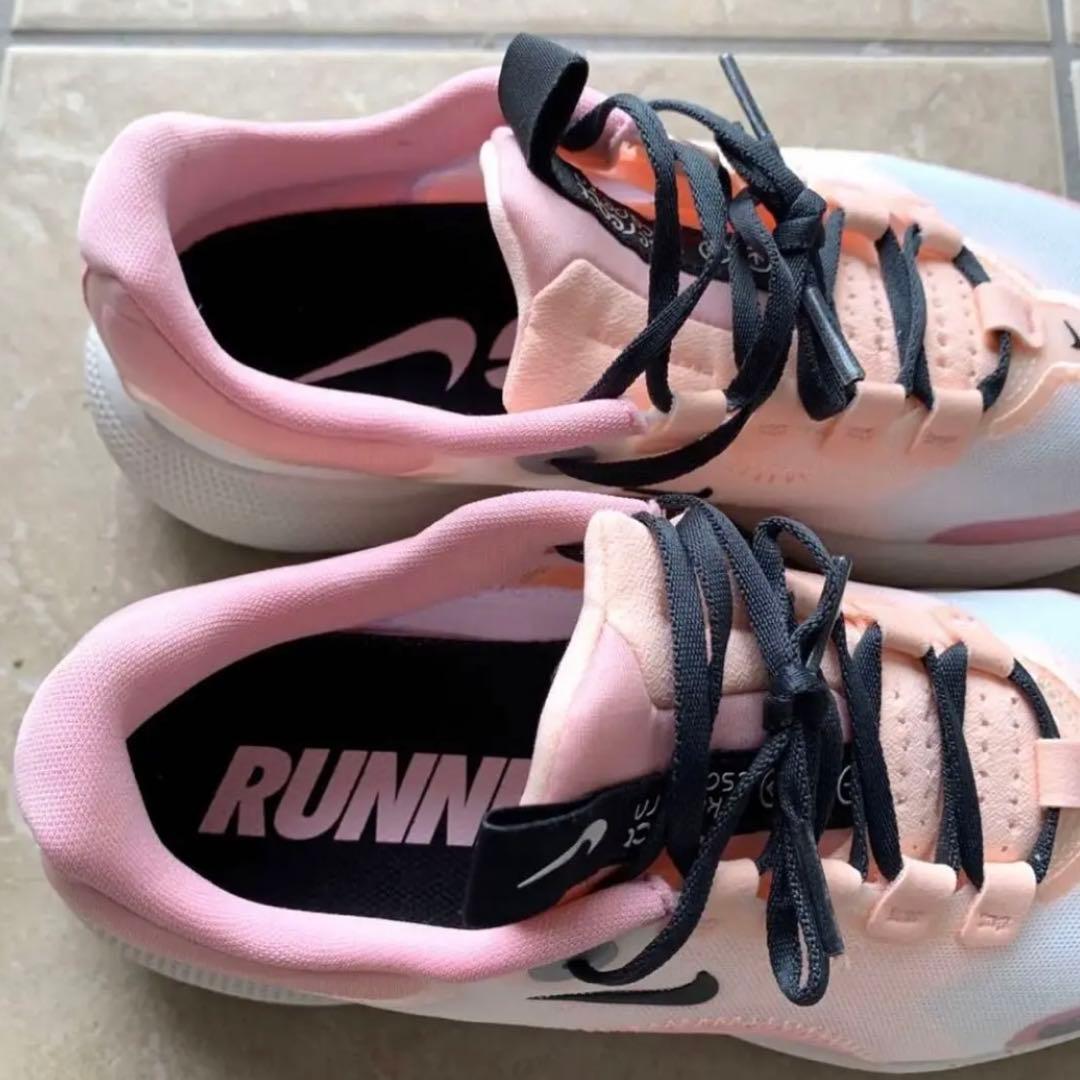 待望☆】ナイキ react エスケープ CV3817-106 ランニングシューズ