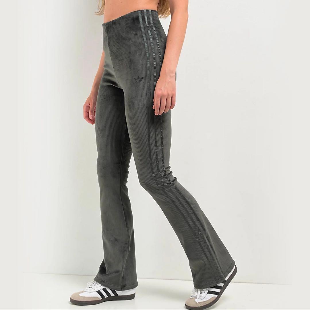 adidas アディダス オリジナルス カーボン フレア レギンス adidas アディダス オリジナルス カーボン フレア レギンス