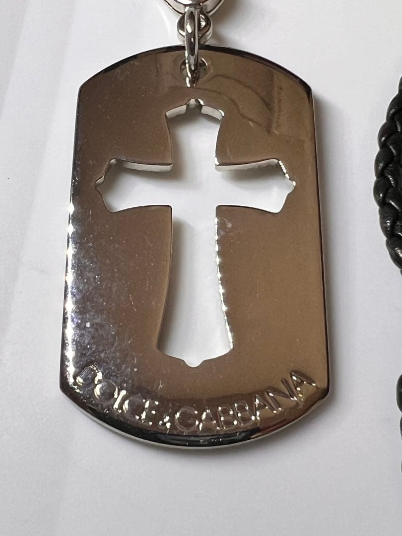 ドルチェ＆ガッバーナ　ネックレス ドッグタグ調 レザー　シルバー系