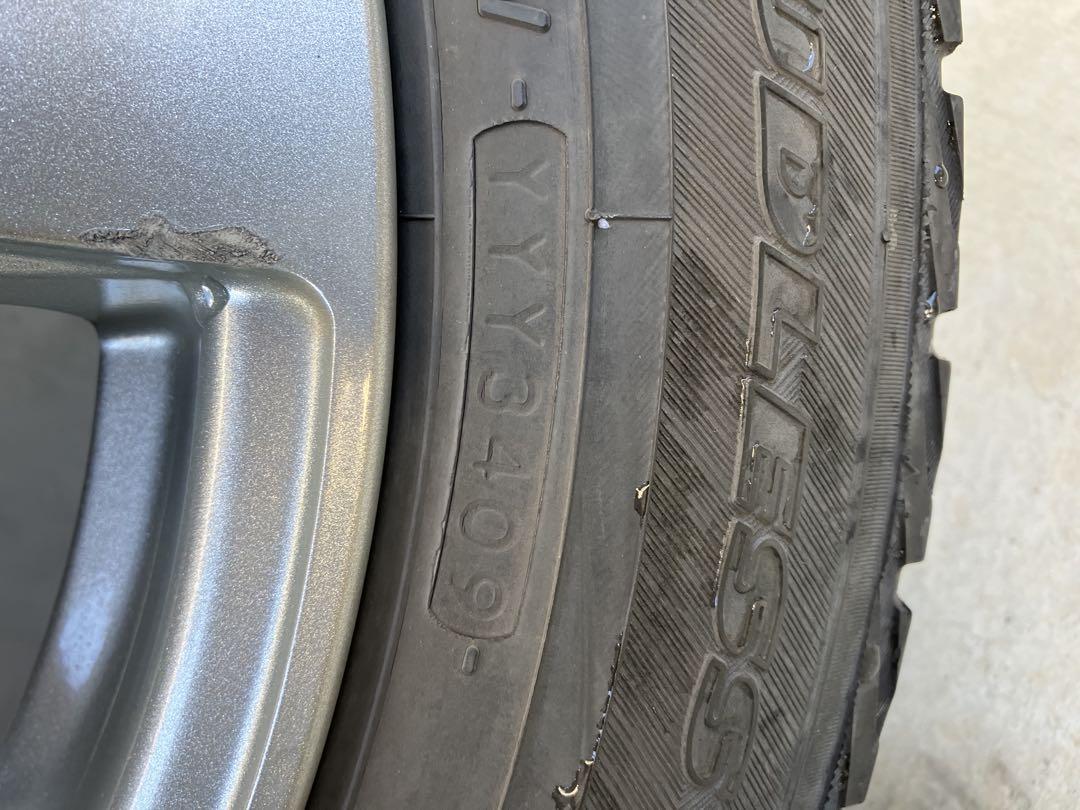 スタッドレスタイヤ　ホイール付き　4本セット　195/60R/16