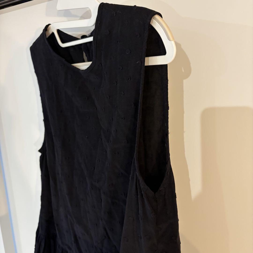 2025年春の ZARA ドット ブラック ペプラム 美品ノースリーブチュニック トップス