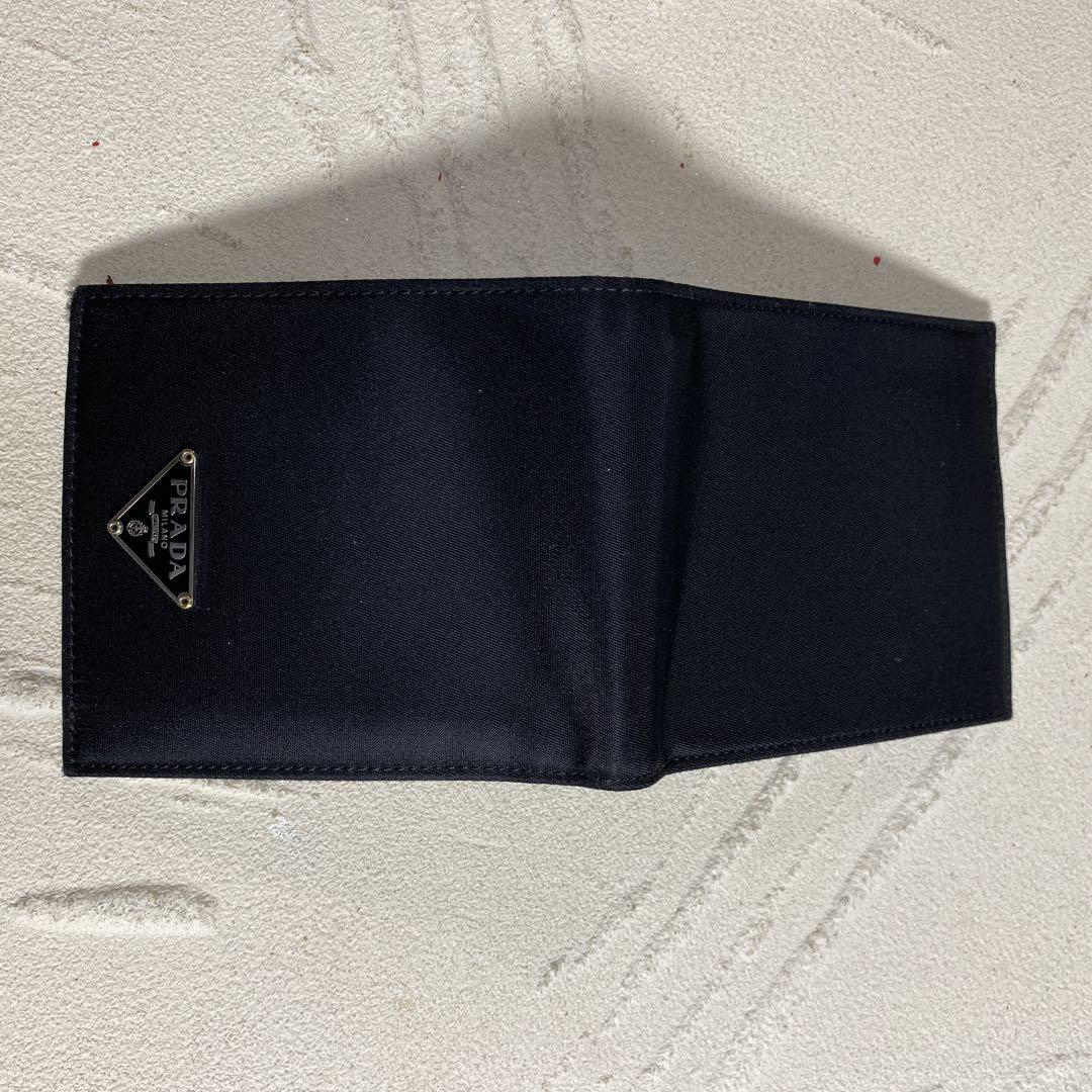 PRADA プラダ 財布 ブラック トライアングルロゴ ナイロン 二つ折り財布
