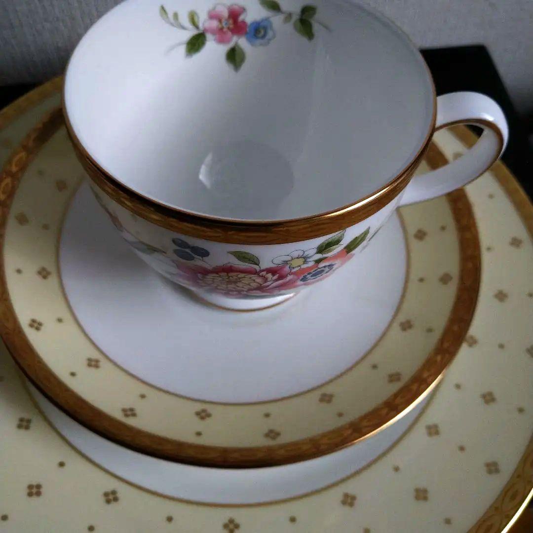 WEDGWOOD　グレース　トリオ　２客セット　廃盤