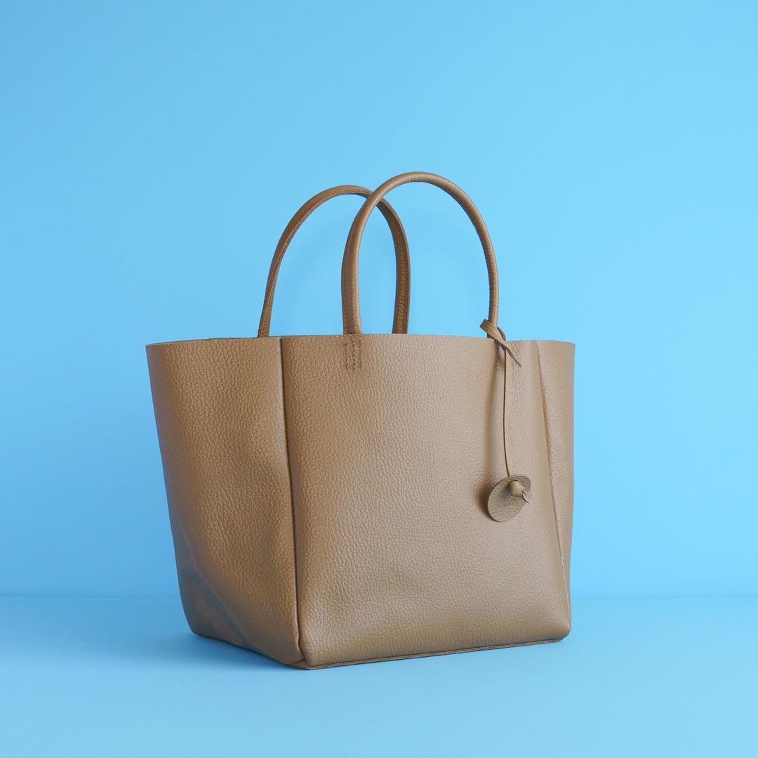 超美品 kotty トートバッグ ML シュリンクレザー