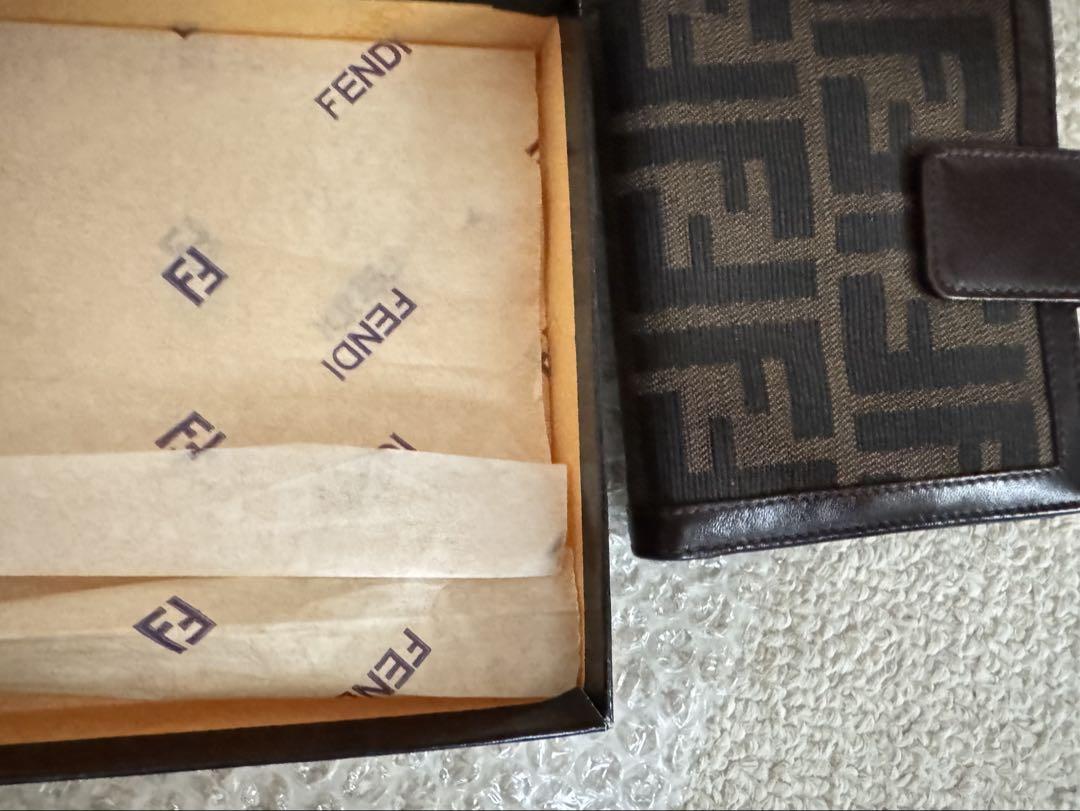 Fendi 二つ折り財布 ブラウン ズッカ柄