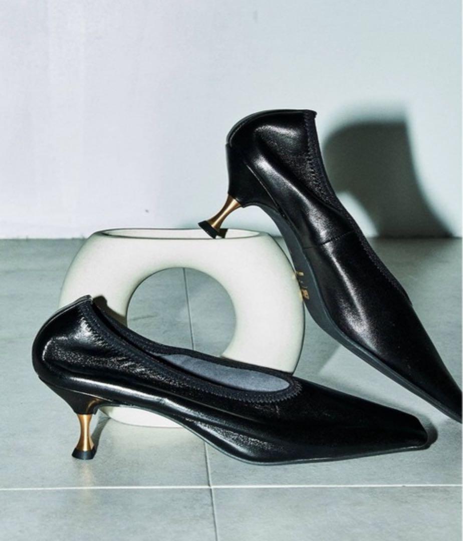 【完売品】LE TALON レザースクエアストレッチパンプス　美品