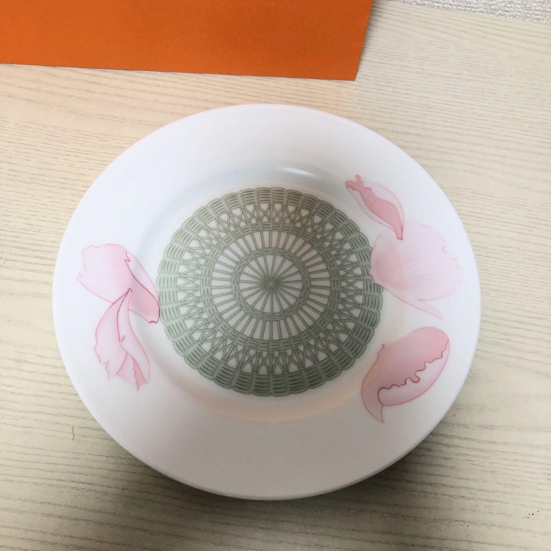 エルメス ピヴォワンヌ 芍薬 プレート 皿 1枚。