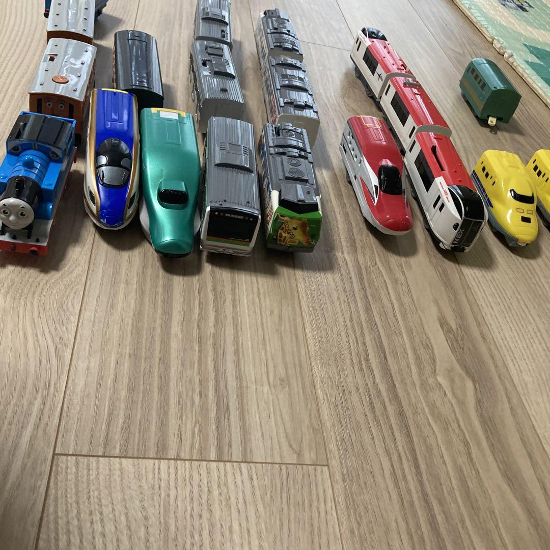 トミカ　プラレールなど車、電車、飛行機、バス、はたらくくるま