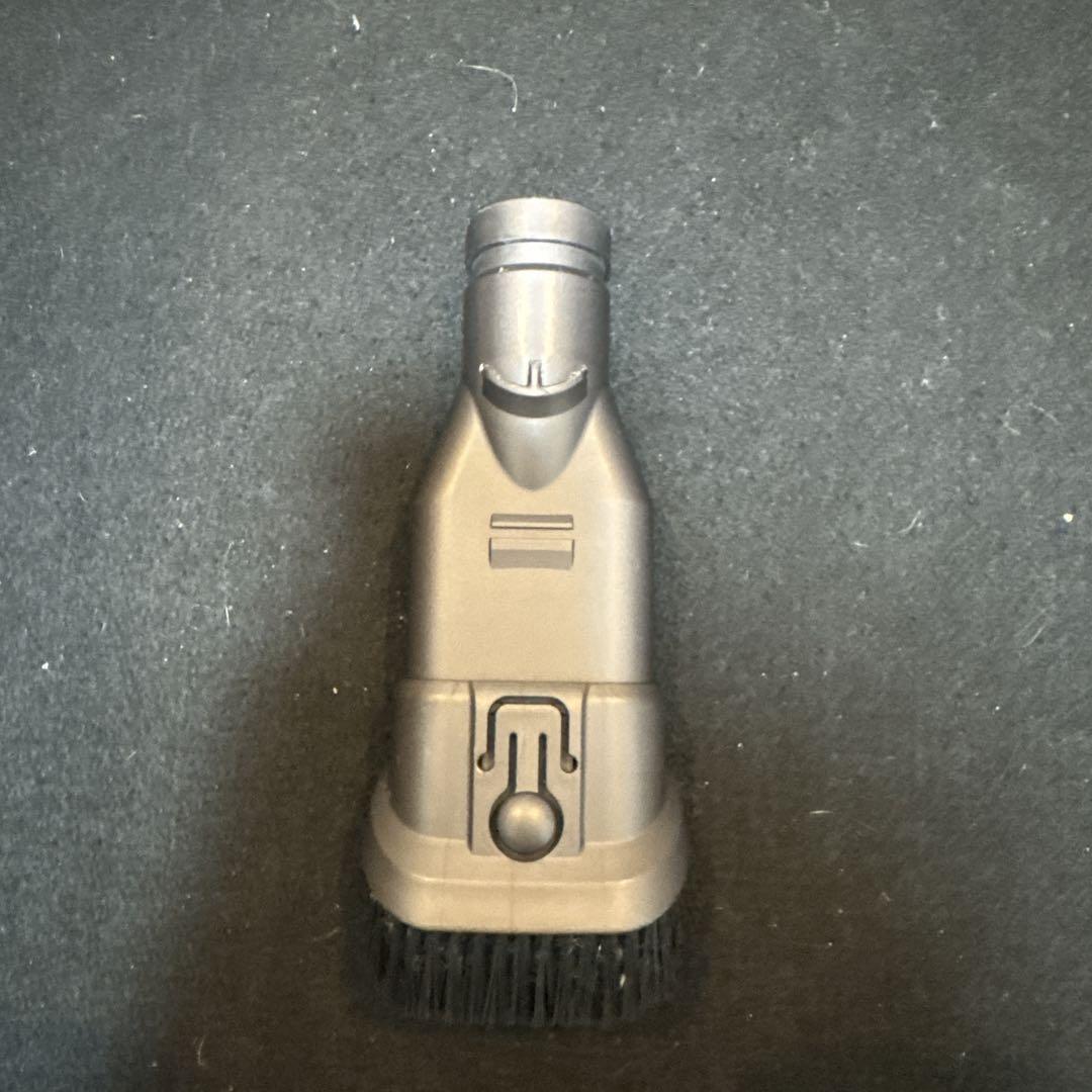 Dyson V6