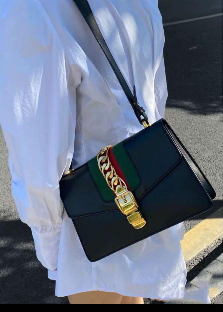GUCCIグッチバッグ　黒レザー