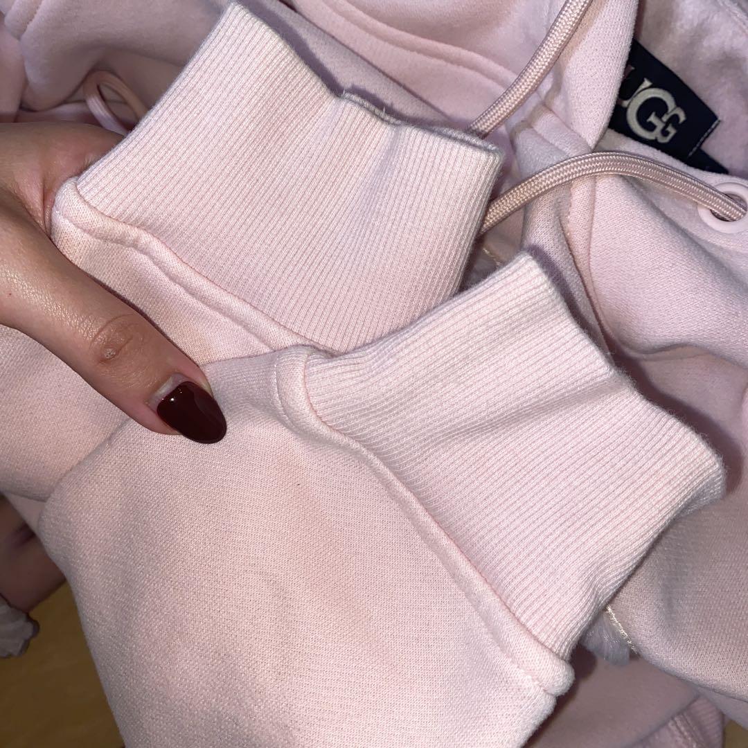 UGG ピンク フリースパーカー