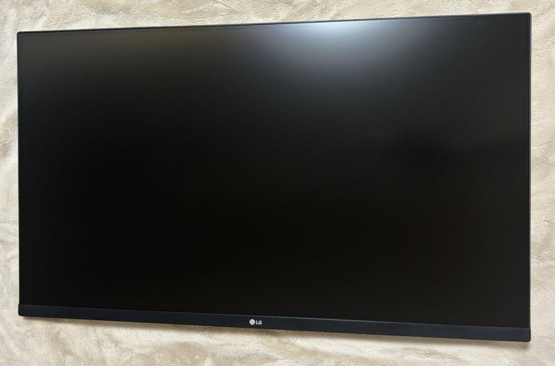 LG  ディスプレイ　32UN550-W 31.5インチ