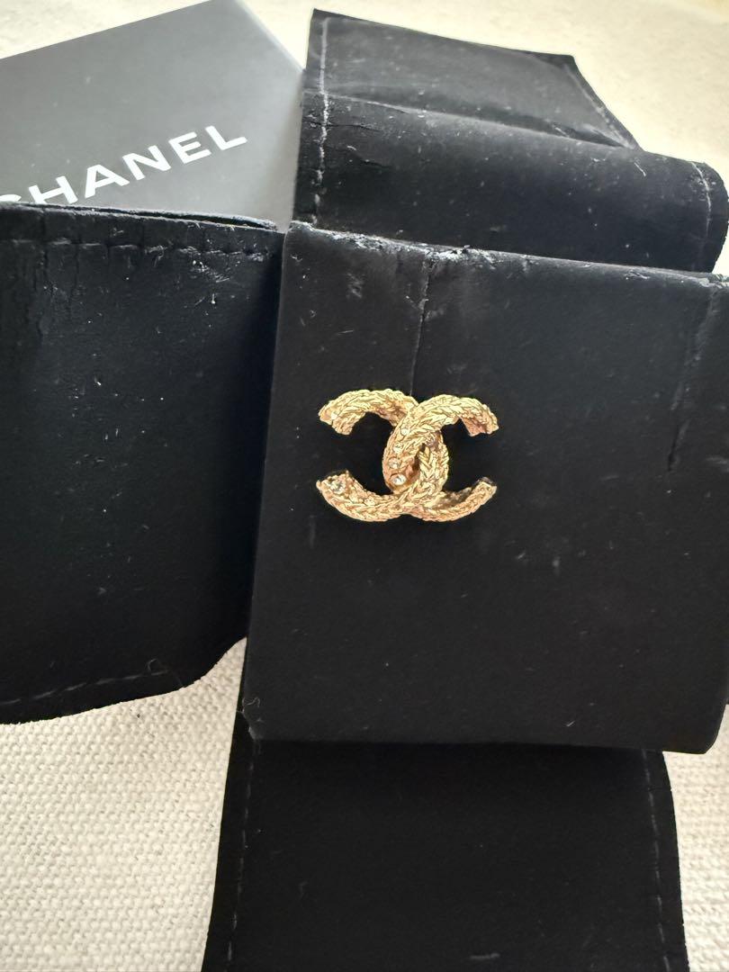 CHANEL 골드 로고편이피어스