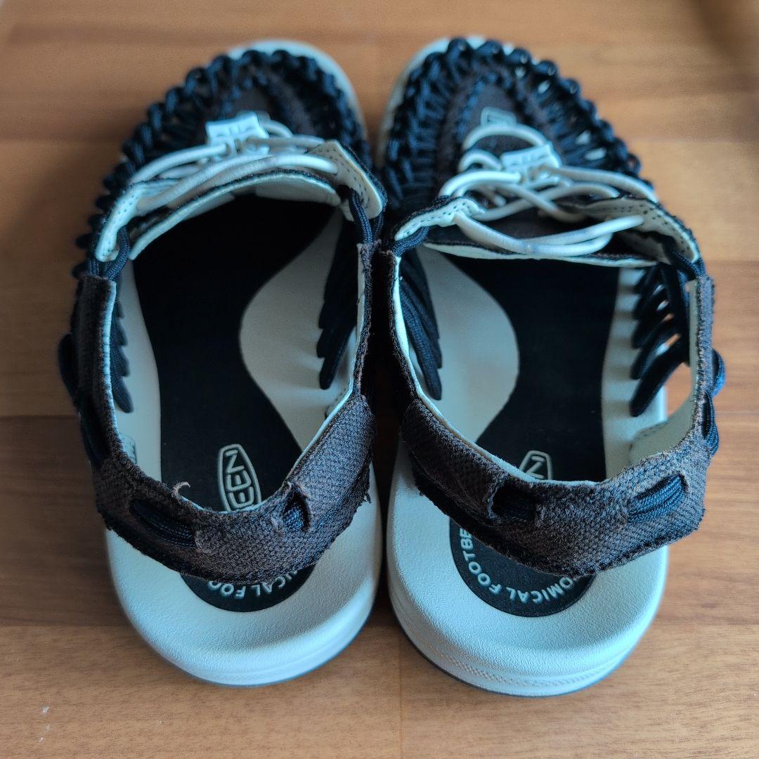 KEEN ユニーク 25.5センチ 箱なし