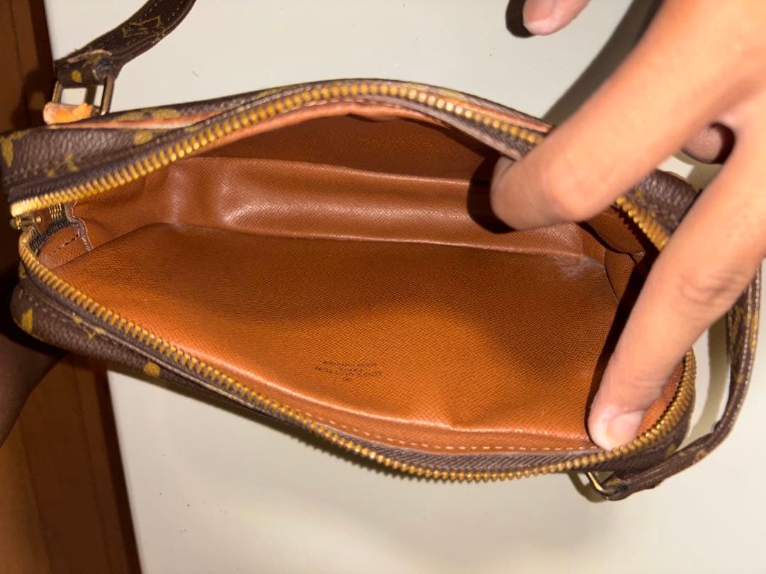 Louis Vuitton ブラウンショルダーバッグ Louis Vuitton ブラウンショルダーバッグ