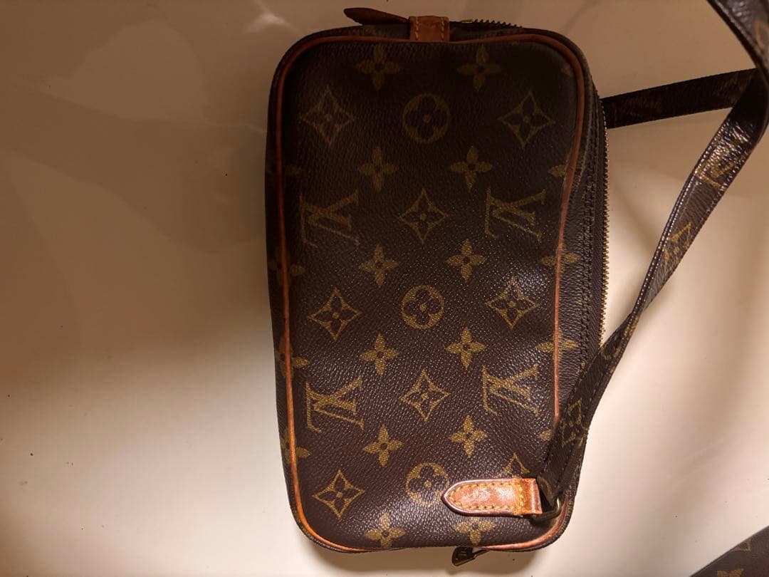Louis Vuitton ブラウンショルダーバッグ Louis Vuitton ブラウンショルダーバッグ