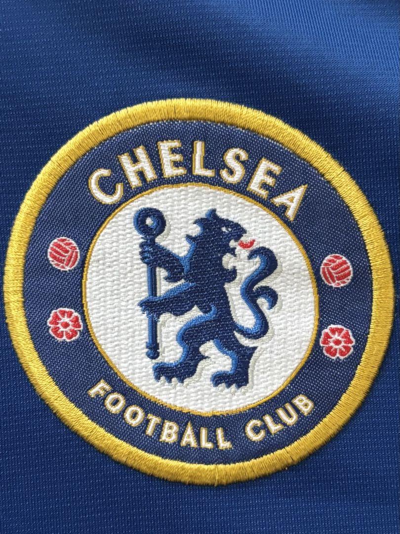 す*ず様 チェルシー FCジャケット、adidas製、ブルー ロゴ刺繍入り。
