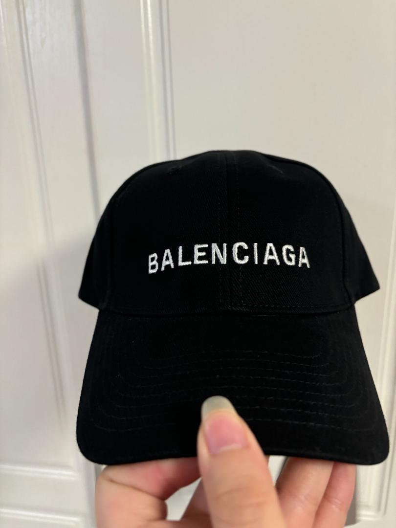 BALENCIAGA ベースボールキャップ 黒