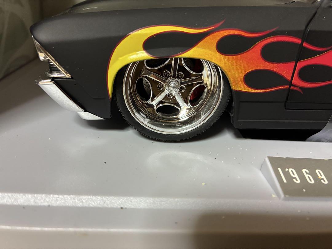ミニカー 1969 CHEVROLTE CHEVELLE SS 1/18 BIGTIME