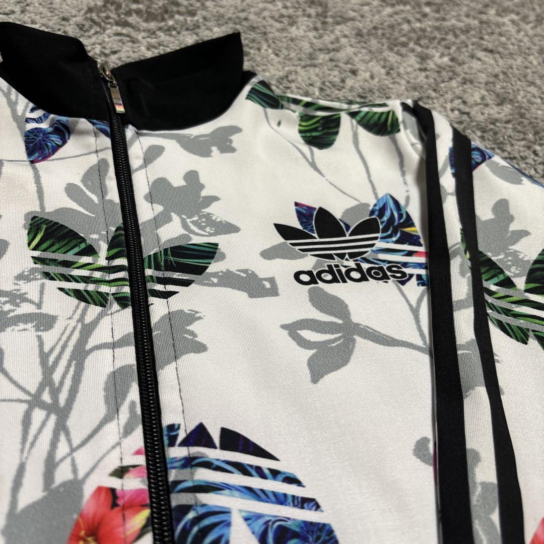 新品美品アディダスAdidas レディース