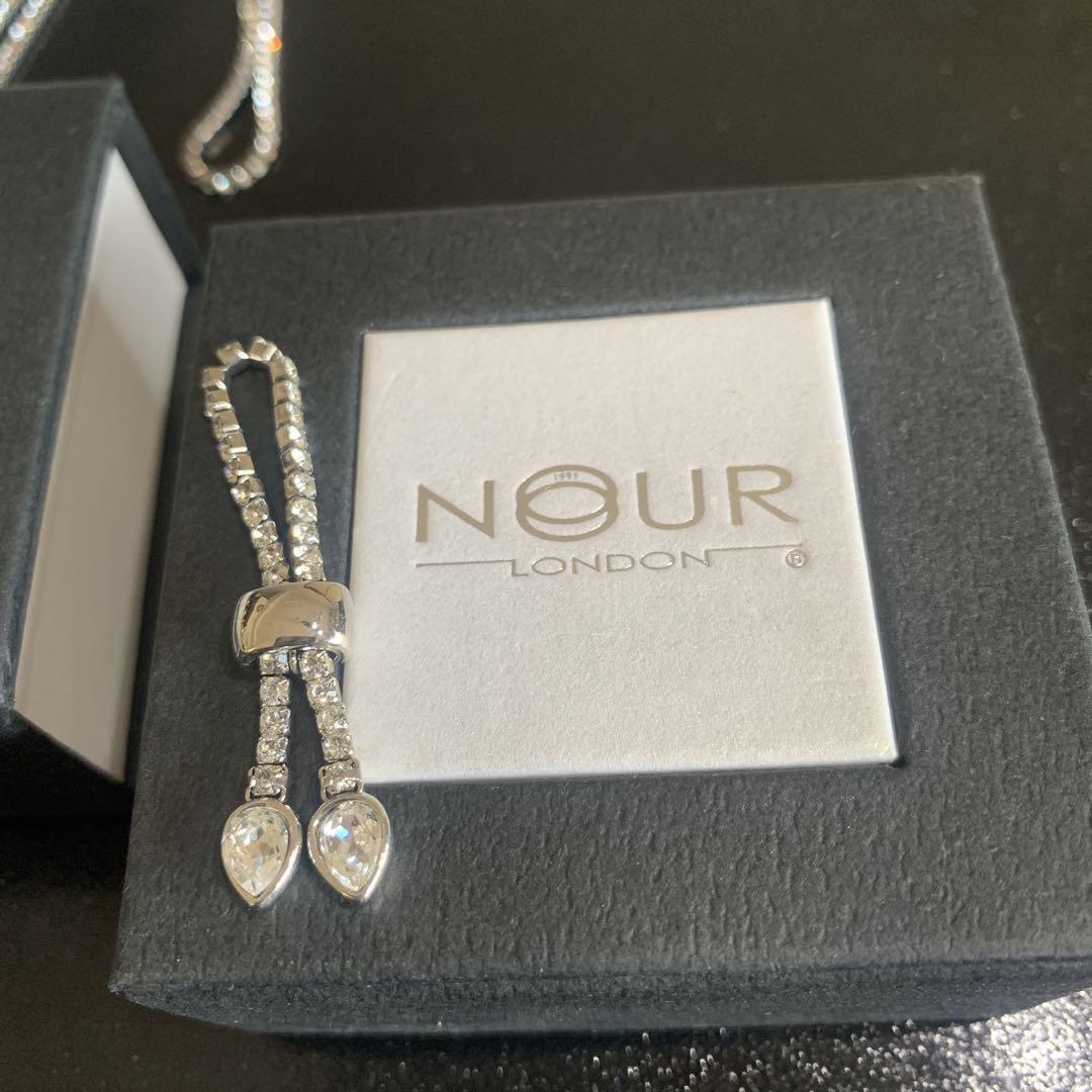 柔らかな質感の NOUR LONDON スライドチェーンネックレス&リング ヌールロンドン アクセサリー