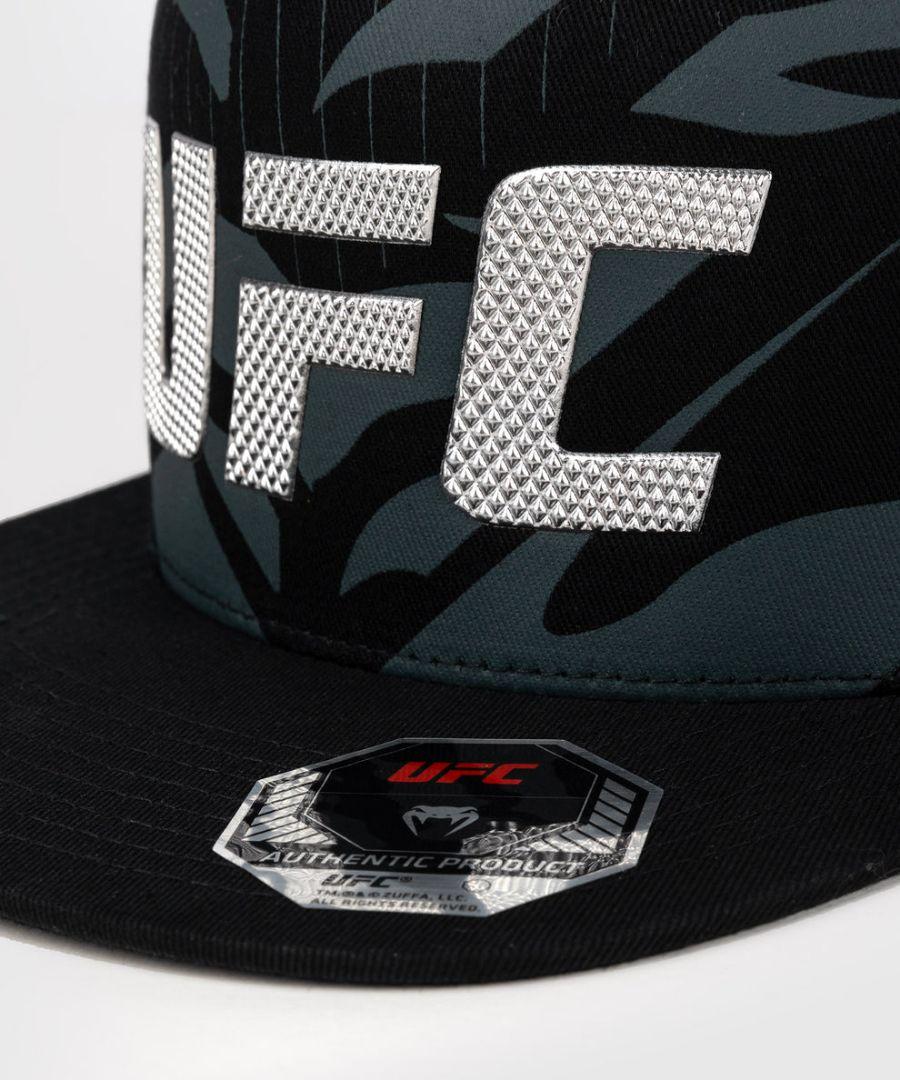 UFC Venum Authentic Fight Night キャップ 黒銀