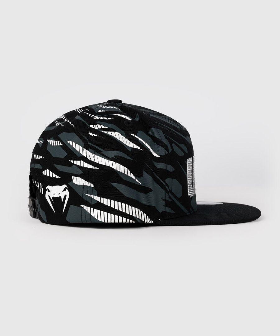 UFC Venum Authentic Fight Night キャップ 黒銀