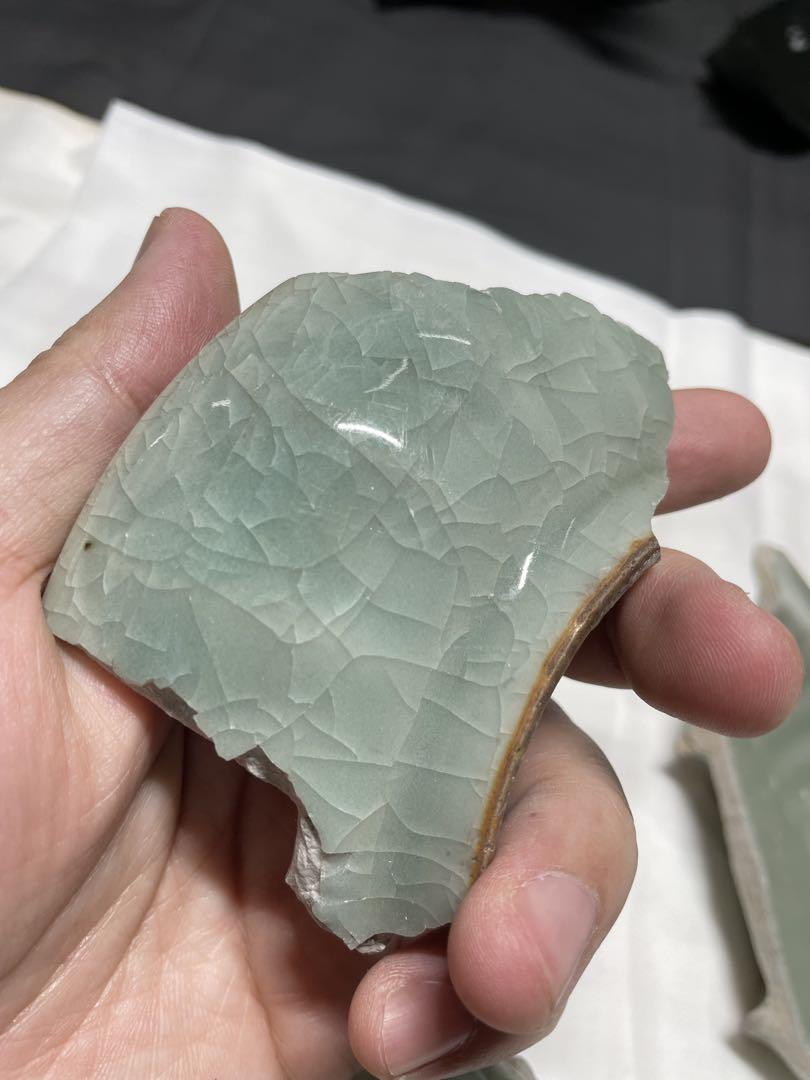 青磁。龍泉青磁。古美術。骨董品。殘片4本。標本。蓮瓣文。花瓶殘片。宋時代