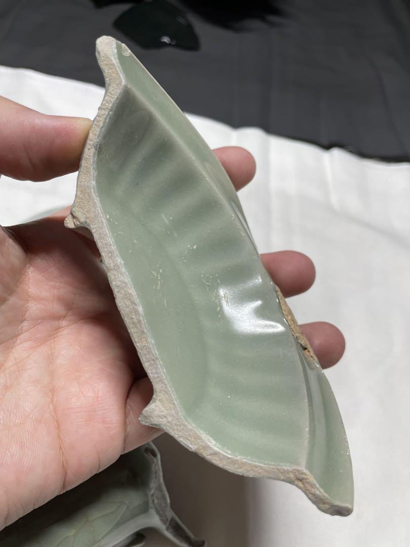 青磁。龍泉青磁。古美術。骨董品。殘片4本。標本。蓮瓣文。花瓶殘片。宋時代