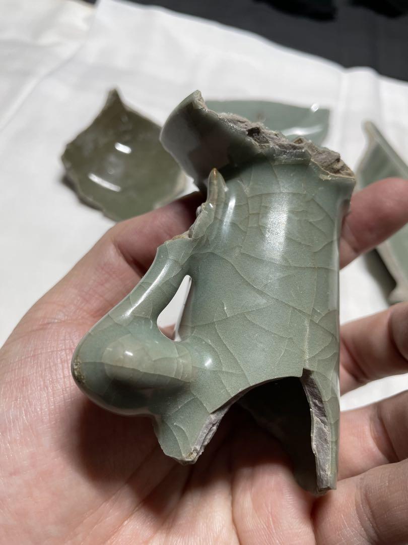 青磁。龍泉青磁。古美術。骨董品。殘片4本。標本。蓮瓣文。花瓶殘片。宋時代