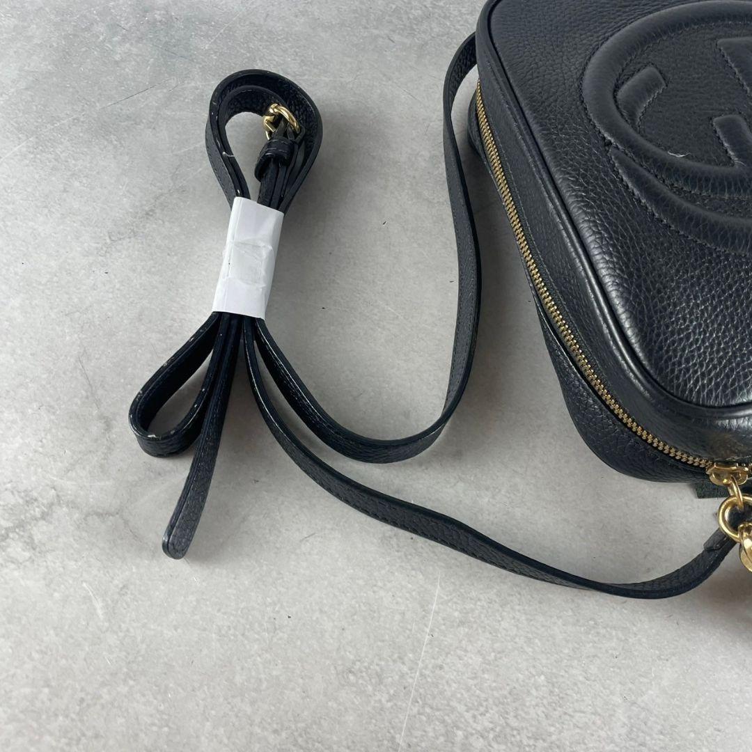 GUCCI ブラックレザー ショルダーバッグ タッセル カメラバッグ