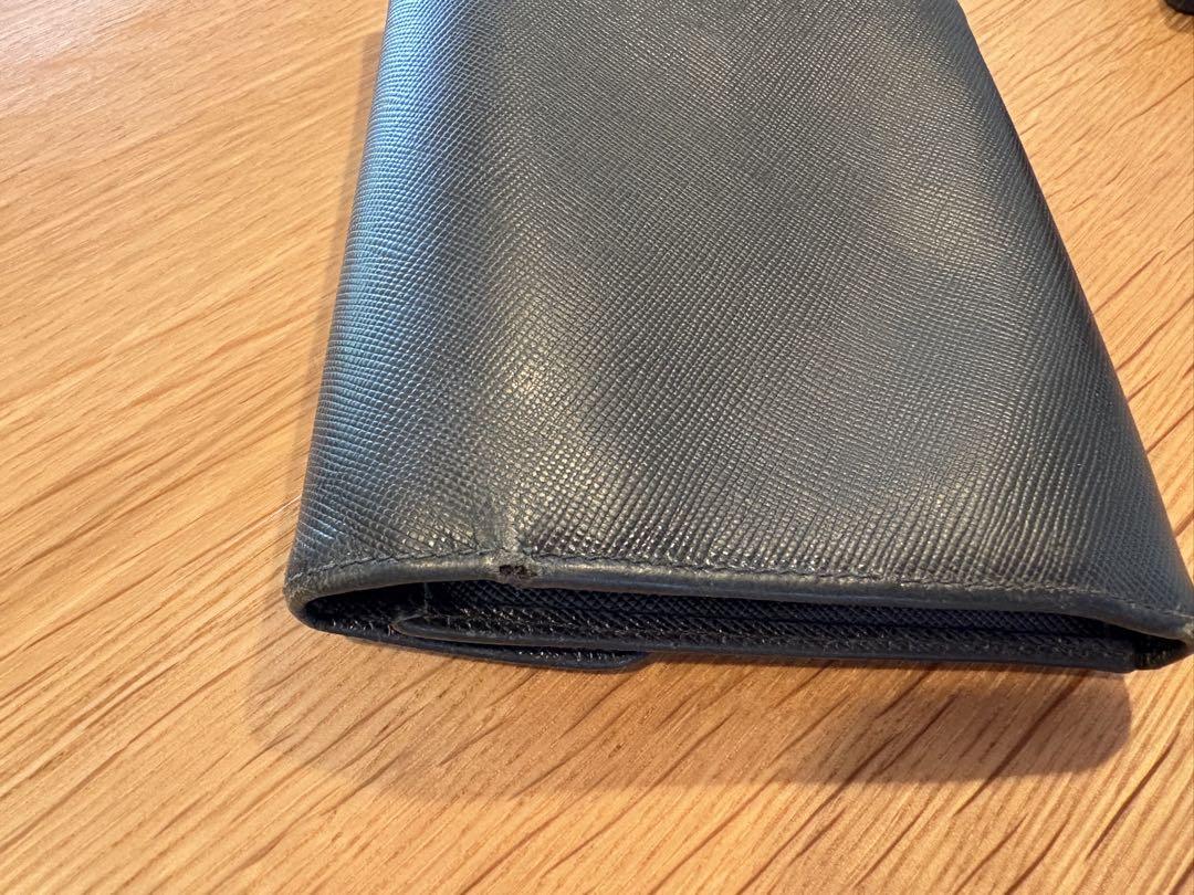 たけぽん様　PRADA ブラック 二つ折り財布　箱付き