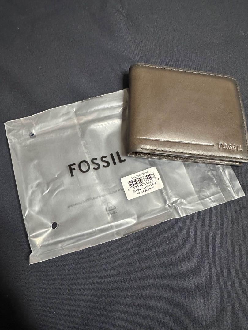 フォッシル 二つ折り財布
