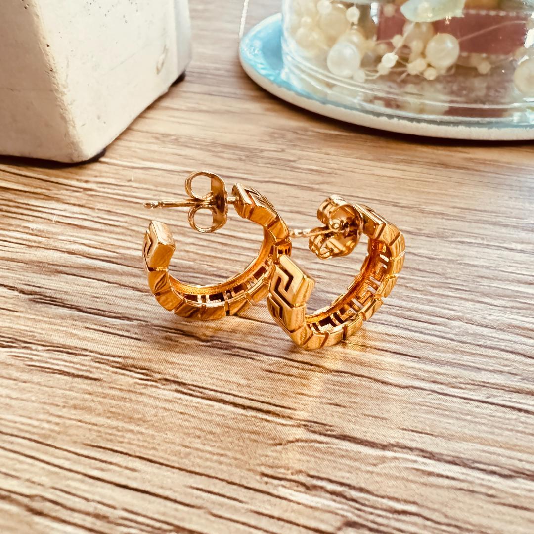 ◇ヴェルサーチ◇ ヴェルサーチェ グレカ フープ ピアス ゴールド ブランド