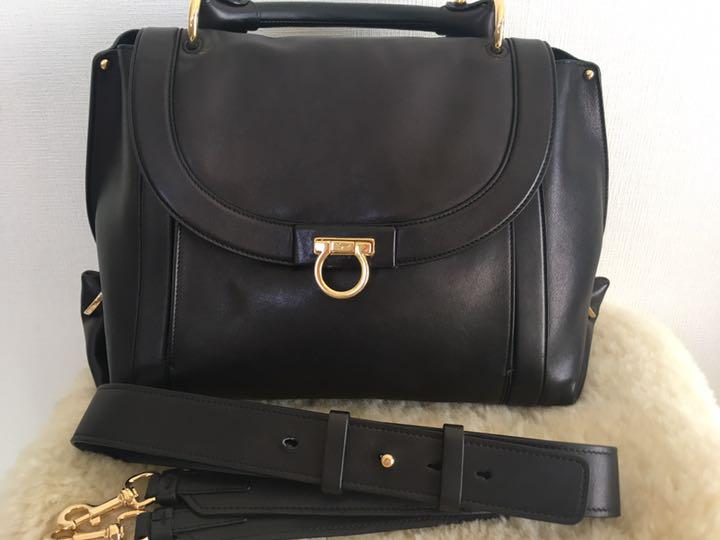 Salvatore Ferragamo ソフトソフィア　ミディアム